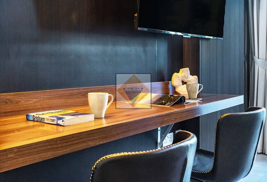 6 e64a04d9-bb65-4d22-b73f-bd1b73b20da5. jpg