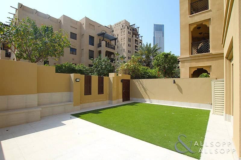 Vacant | Large Landscaped Garden | 1 Bed