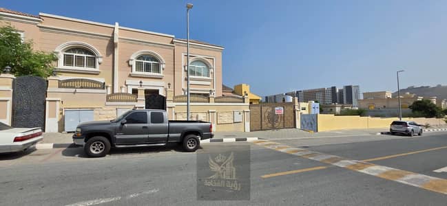 5 habitaciones Villa para en Alquiler en Khor Fakkan, Sharjah - WhatsApp Image 2026-09-26 at 2.22. 27 PM (1). jpeg
