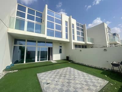 4 habitaciones Townhouse para en Alquiler en DAMAC Hills 2 (Akoya by DAMAC), Dubai - Casa adosada en DAMAC Hills 2 (Akoya by DAMAC)，Pacifica, 4 dormitorios, 120000 AED - 16665905