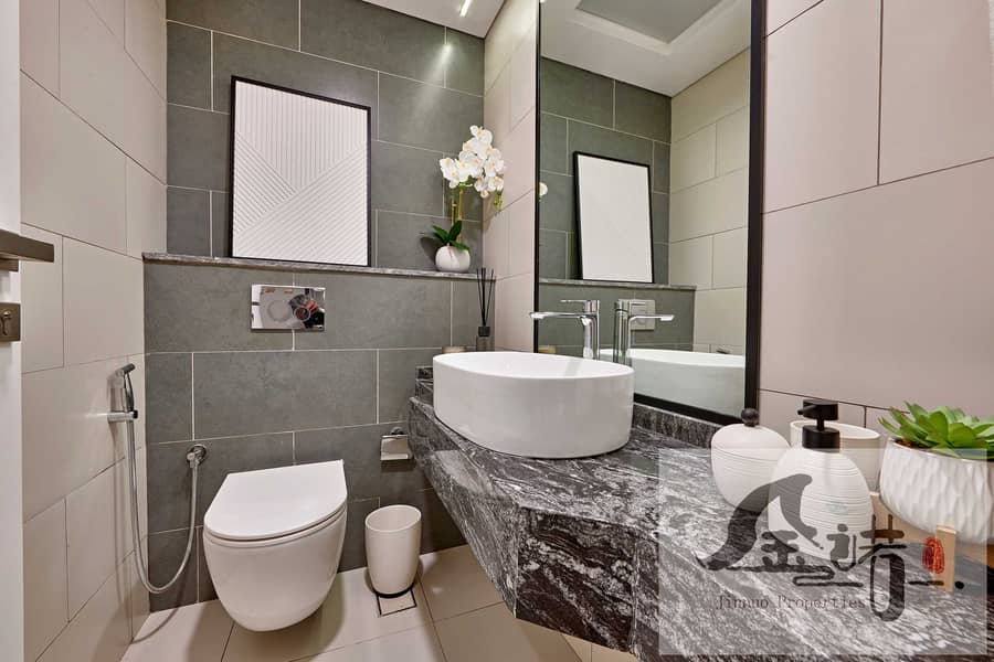 14 Washroom (1). jpg