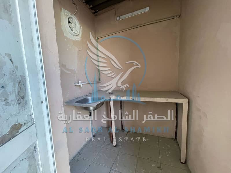 11 حوطه-للا-يجار-الصناعيه-3-الشارقه-صورة-العقار-aq-0001-11. jpg