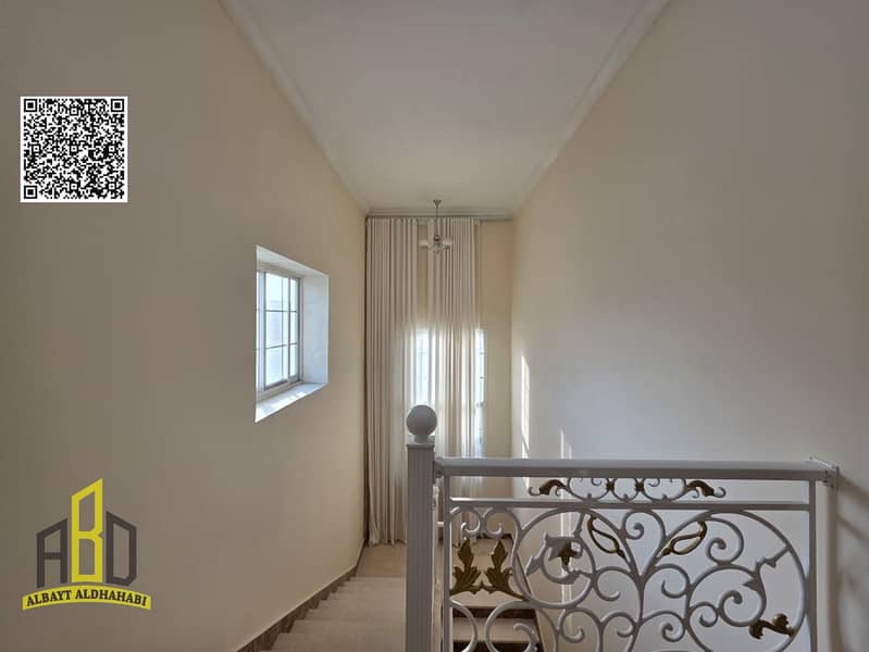 12 402d4d01-9a46-4b67-a4e5-5d40f91fbd03. jpg