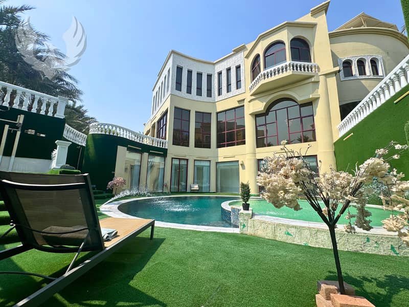 Ultra Luxury w/ Elevator | Pool | Jacuzzi | Cinema Ultra Luxury w/ Elevator | Pool | Jacuzzi | Cinema