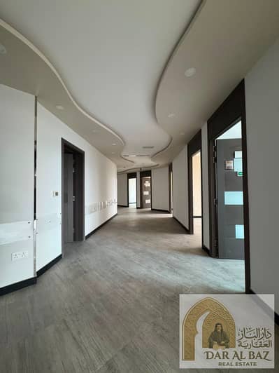 طابق تجاري  للايجار في المجاز، الشارقة - WH0963~1. jpg