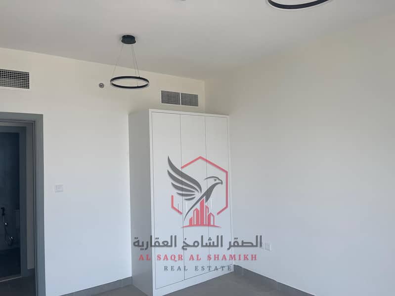 8 7d87cbca-18bb-47aa-83d9-e8da0f467f93. jpg