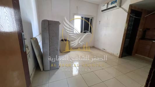 Studio de à à louer à Al Mujarrah, Sharjah - استوديو-للا-يجار-0-غرف-المجرة-الشارقة-صورة-العقار-cx-001-03. jpg Studio de à à louer à Al Mujarrah, Sharjah - استوديو-للا-يجار-0-غرف-المجرة-الشارقة-صورة-العقار-cx-001-03. jpg