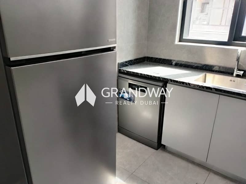 22 Spacious 2BR I Jumeirah Garden Community View — photo 22