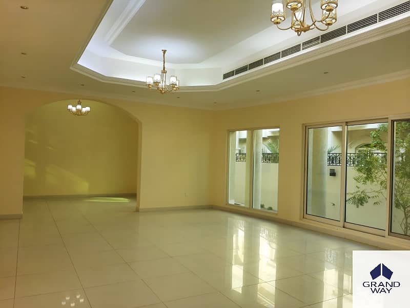 2 Large 5BR Villa | Prime Location | Family Home — photo 2