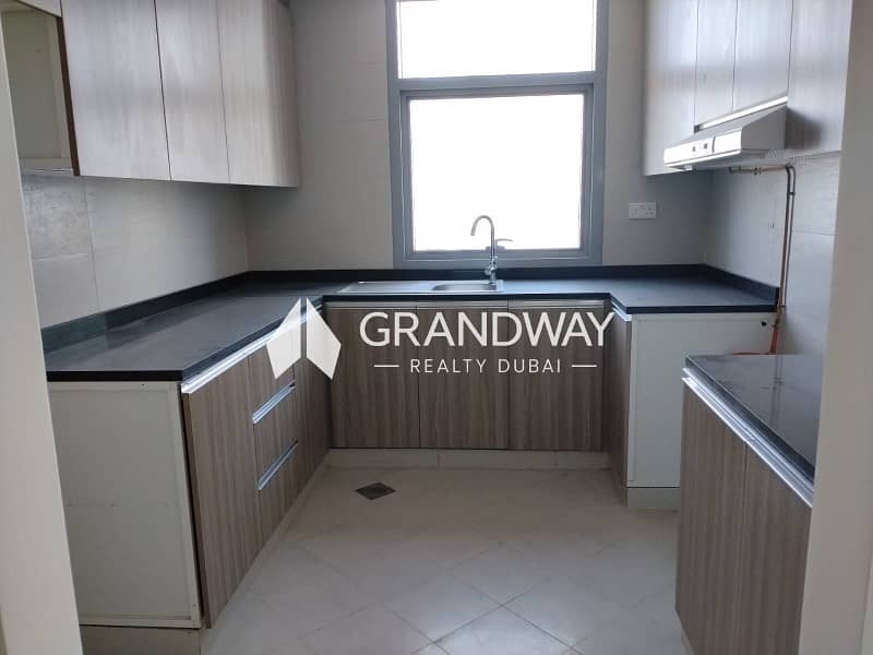 2 Spacious Layout | Bright Interior | Prime Location — photo 1