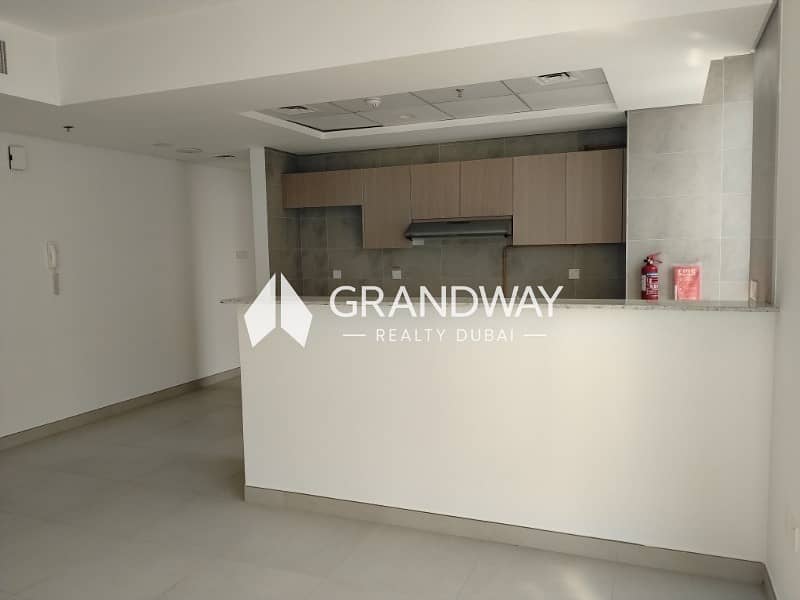 11 Spacious 2BR I SZR Skyline View I Vacant — photo 11