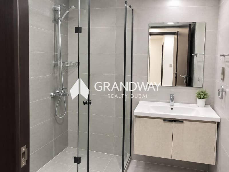 12 Spacious 2BR I SZR Skyline View I Vacant — photo 12