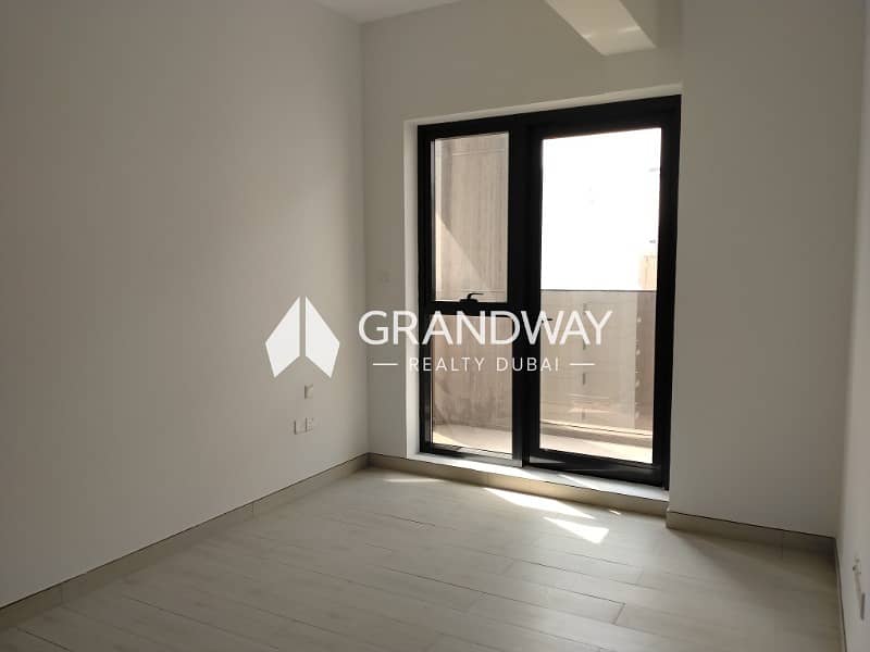 13 Spacious 2BR I SZR Skyline View I Vacant — photo 13