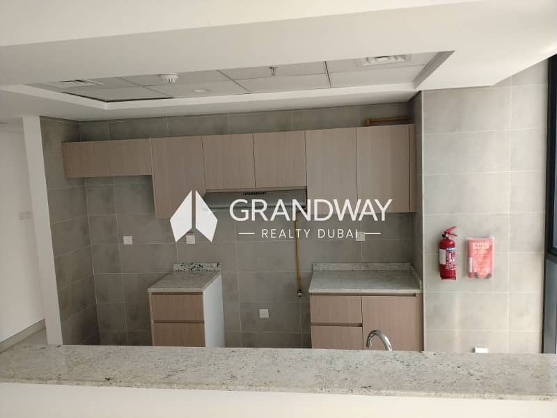 15 Spacious 2BR I SZR Skyline View I Vacant — photo 15