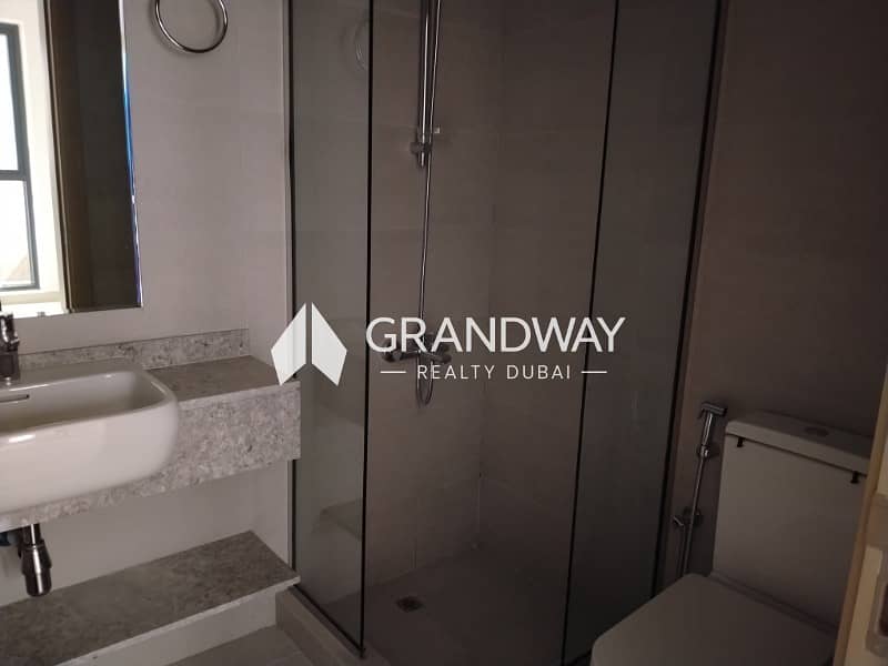 16 Spacious 2BR I SZR Skyline View I Vacant — photo 16