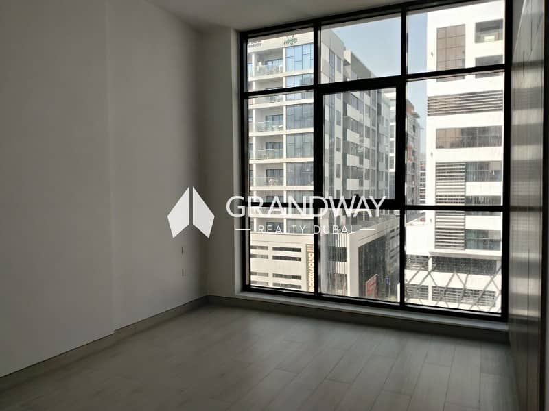 19 Spacious 2BR I SZR Skyline View I Vacant — photo 19