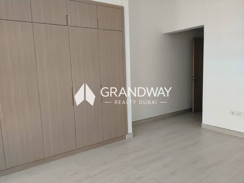 21 Spacious 2BR I SZR Skyline View I Vacant — photo 21