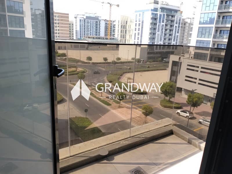 22 Spacious 2BR I SZR Skyline View I Vacant — photo 22