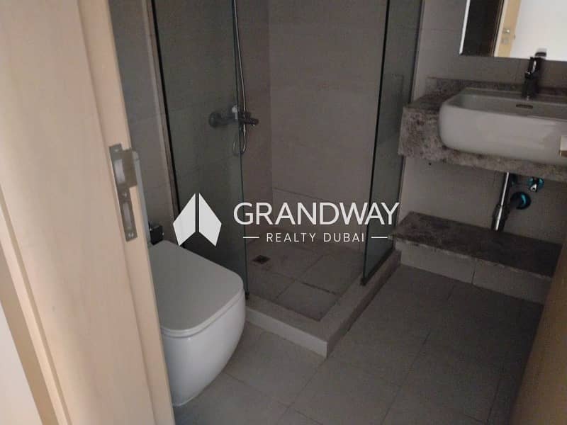 23 Spacious 2BR I SZR Skyline View I Vacant — photo 23