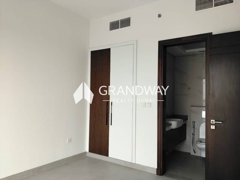 4 Elegant 2BR I Burj View I Sea View — photo 4
