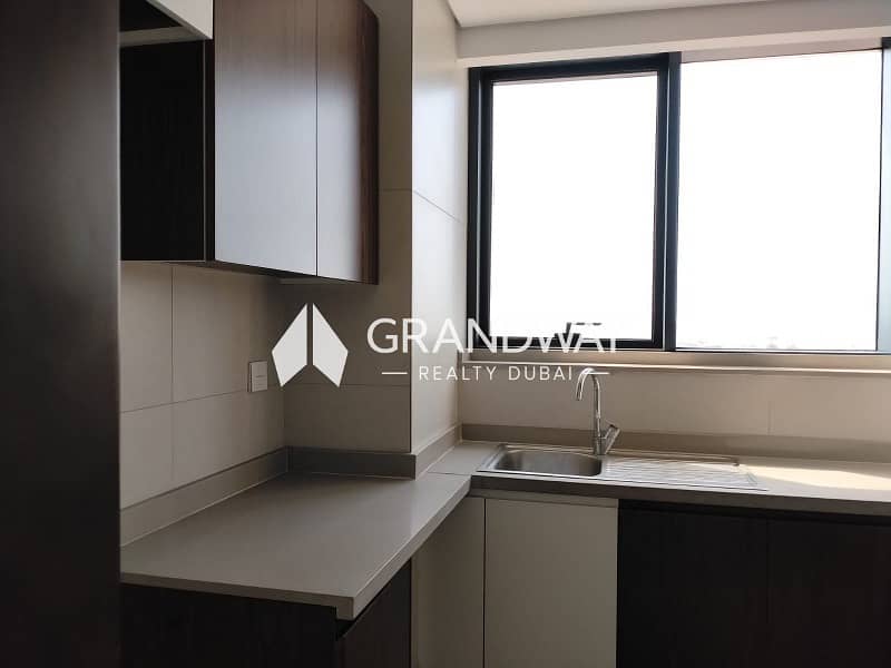 16 Elegant 2BR I Burj View I Sea View — photo 16