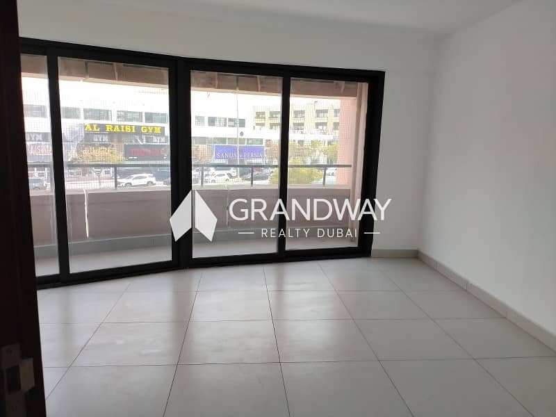17 Elegant Residence| Large Layout | Central Location — photo 17