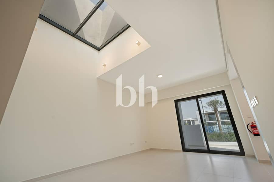 3 images image img