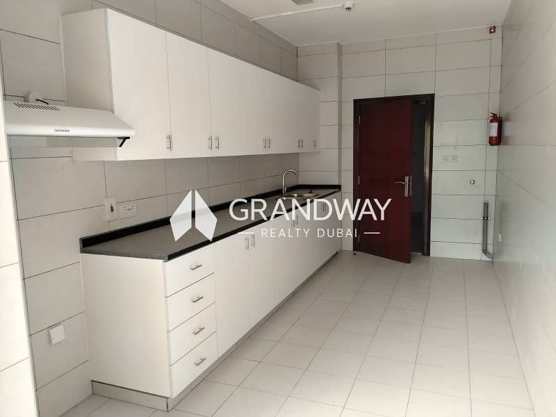 2 Spacious 2BR I Company Staff Allowed — photo 2