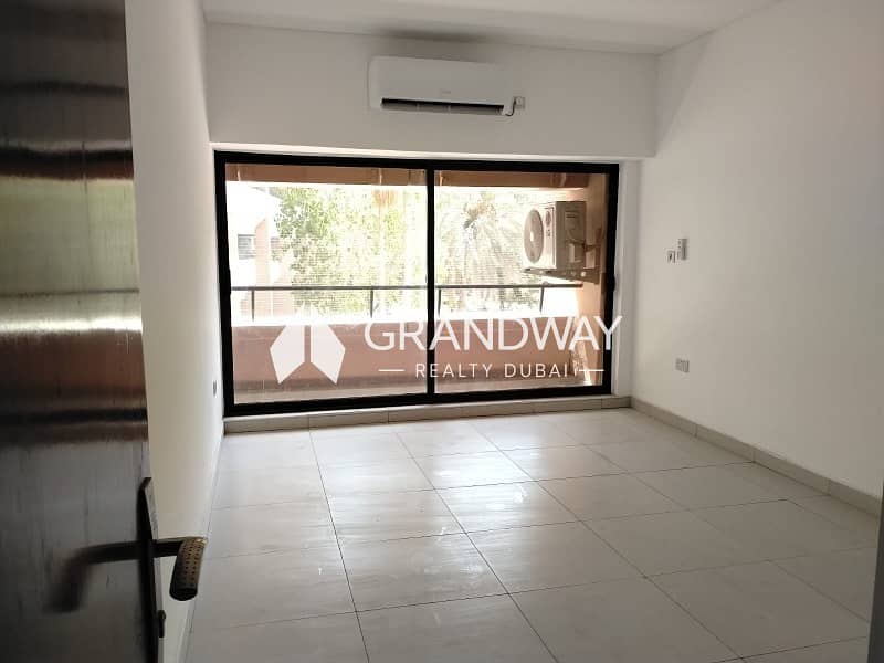 6 Spacious 2BR I Company Staff Allowed — photo 6