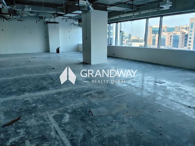 4 Spacious Office I Included Dewa Chiller I Vacant — photo 4