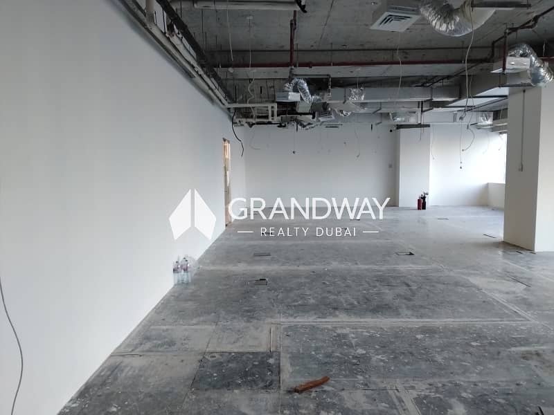 6 Spacious Office I Included Dewa Chiller I Vacant — photo 6