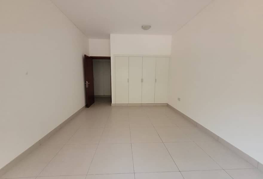 2 Spacious 2BR | Zabeel I Vacant — photo 2