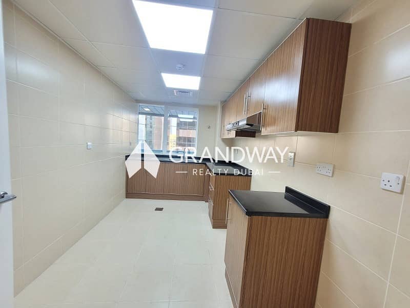 2 Spacious Apartment | Skyline Views | Prime Locatio — photo 2