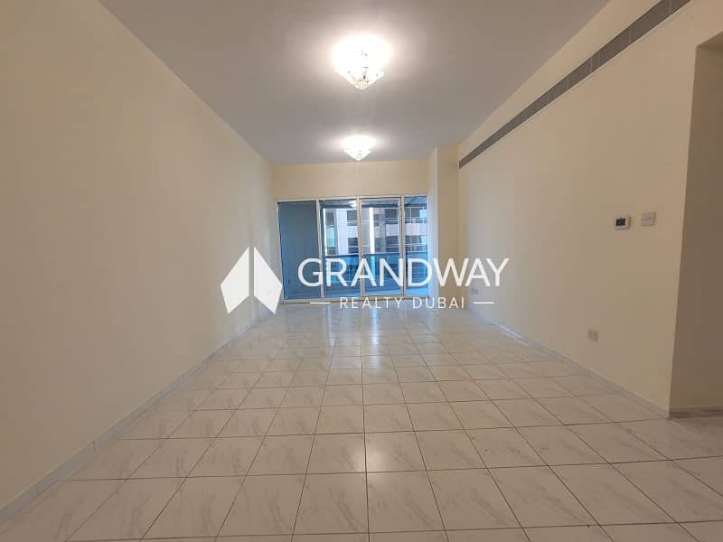 3 Spacious Apartment | Skyline Views | Prime Locatio — photo 3