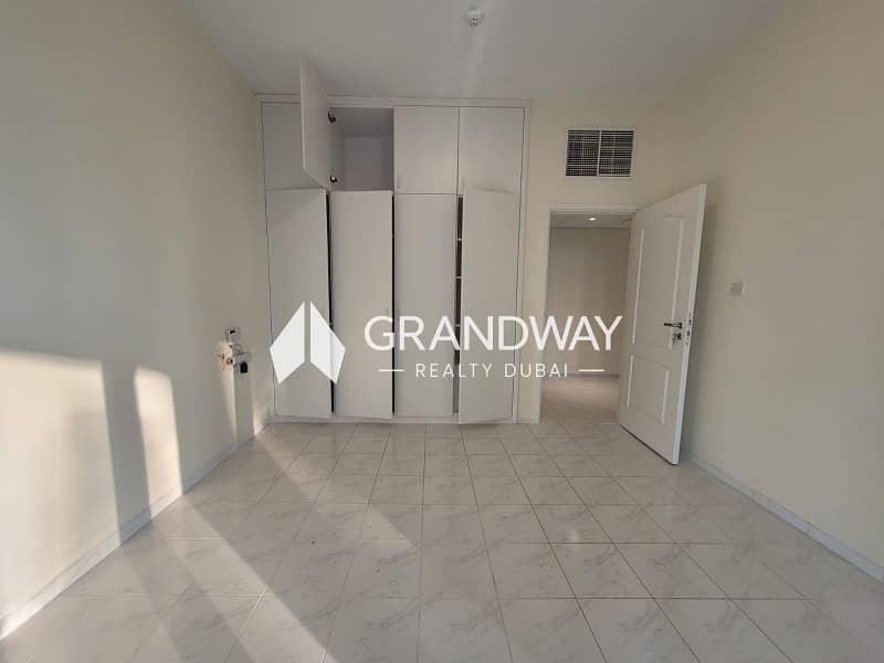 6 Spacious Apartment | Skyline Views | Prime Locatio — photo 6