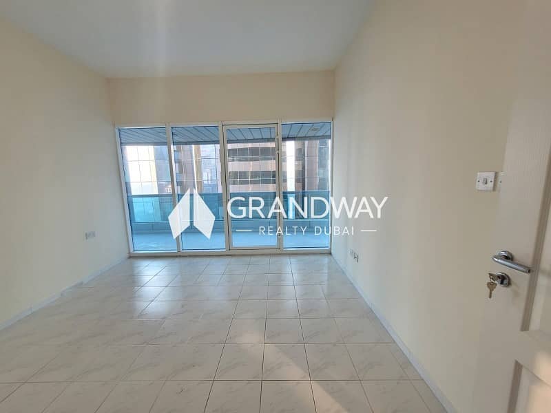 7 Spacious Apartment | Skyline Views | Prime Locatio — photo 7