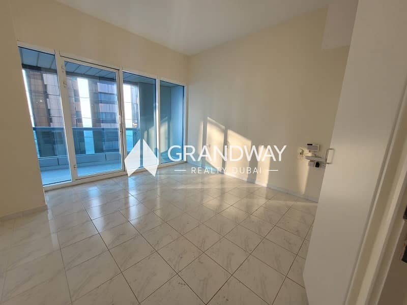 13 Spacious Apartment | Skyline Views | Prime Locatio — photo 13