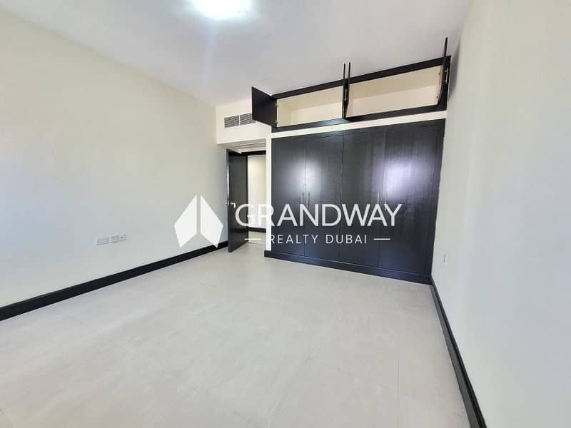 9 Bright Apartment | Spacious Layout | Al Muraqqabat — photo 9