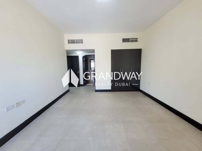 11 Bright Apartment | Spacious Layout | Al Muraqqabat — photo 11
