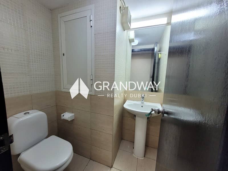 12 Bright Apartment | Spacious Layout | Al Muraqqabat — photo 12