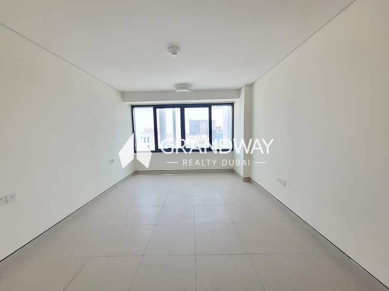 4 Spacious 2BR I Well-Maintained I Vacant — photo 4