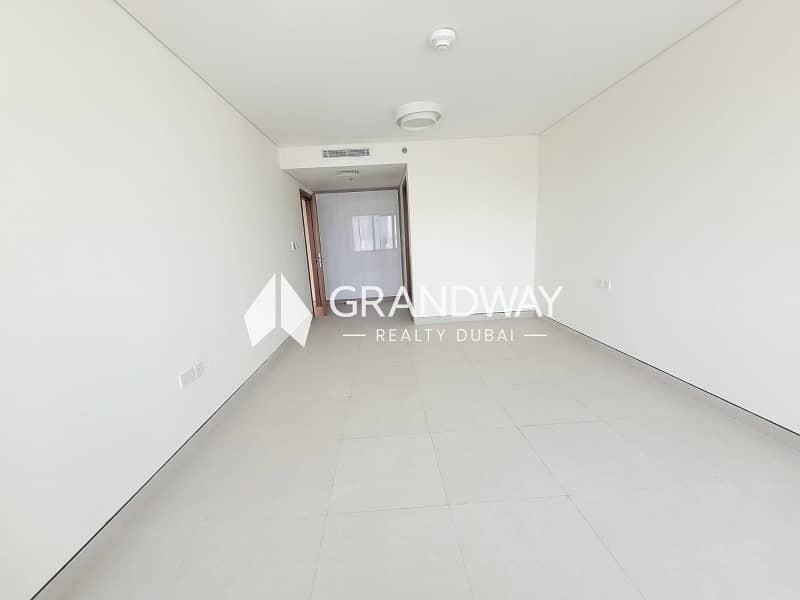 7 Spacious 2BR I Well-Maintained I Vacant — photo 7