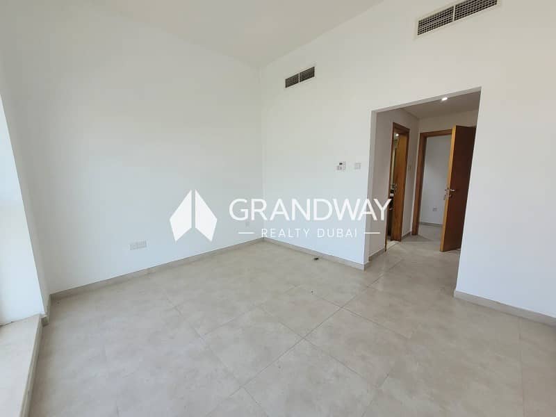 2 Stylish Apartment | Spacious | Prime Location — photo 2