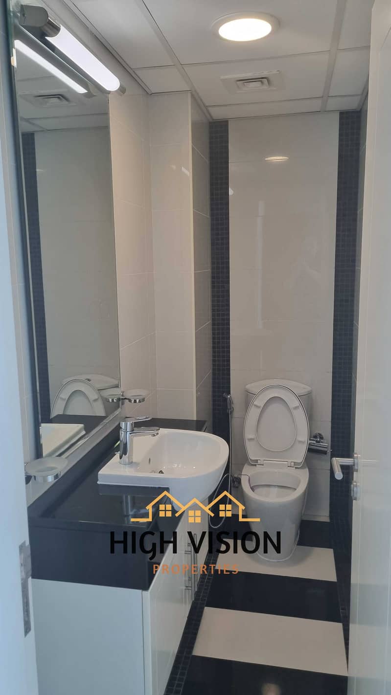 13 18 - MB1205 Guest Bathroom. jpg