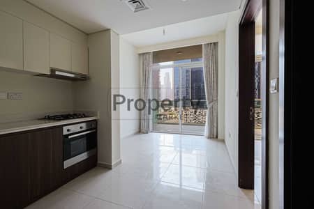 1 Bedroom Flat for Rent in Business Bay, Dubai - Huge Balcony | Pool View | Well-Maintained 1 Bedroom Flat for Rent in Business Bay, Dubai - Huge Balcony | Pool View | Well-Maintained