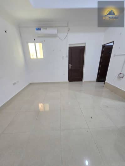 Studio te Huur in Al Nahyan, Abu Dhabi - 1000127821. jpg