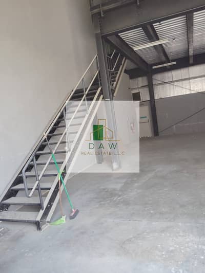 Warehouse para en Alquiler en Dubai Investments Park (DIP), Dubai - PHOTO-2026-09-29-14-32-16. jpg