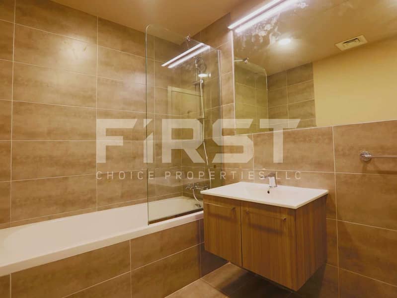9 07-Bathroom_FCP_1600x1200. jpg