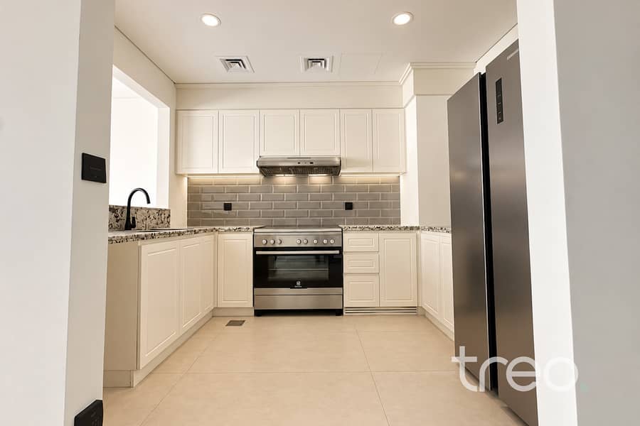 6 Kitchen_2_J496_Costa_Brava_1__Damac_Lagoons. jpg