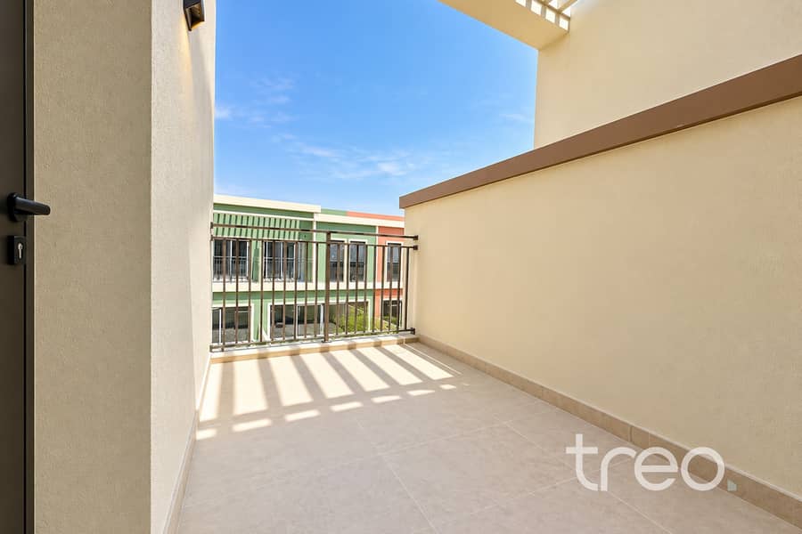 21 Balcony_3_J496_Costa_Brava_1__Damac_Lagoons. jpg